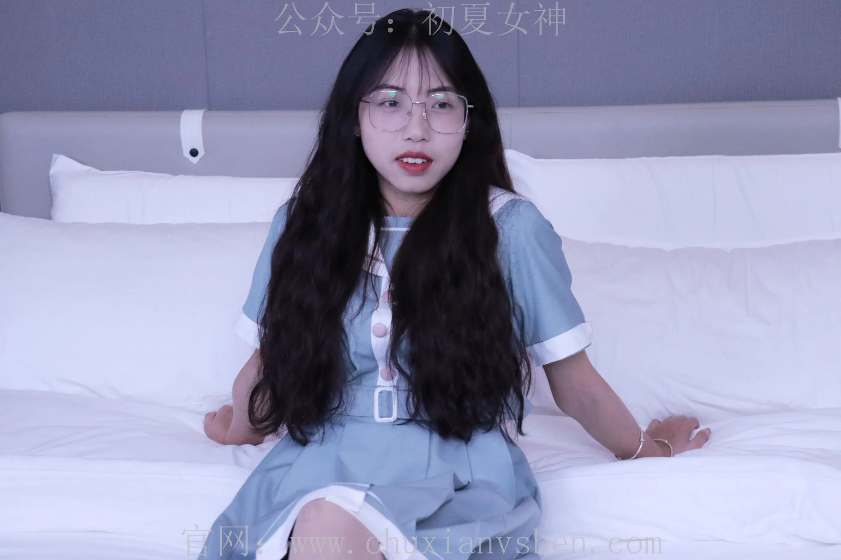初夏女神 NO.008 雪糕 浅蓝色JK裙搭配小白鞋 [135P]插图4